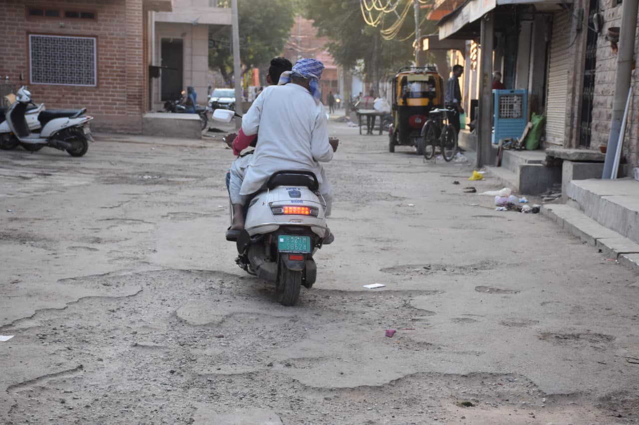 Pothole filling work continues in the city on Diwali