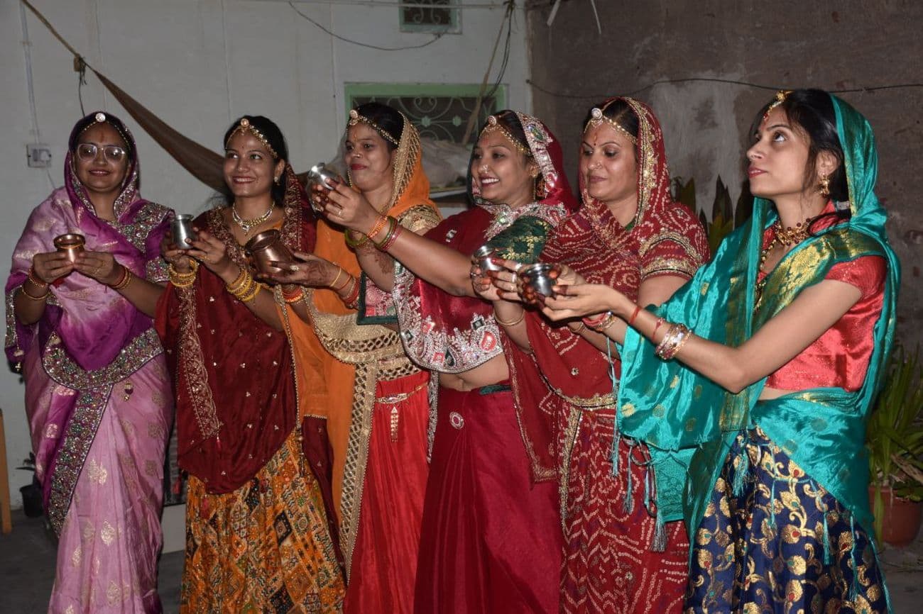 Festival of Karva Chauth: Worshiped by offering Arghya to the moon
Chauth Mata sought blessings for long life of married couple