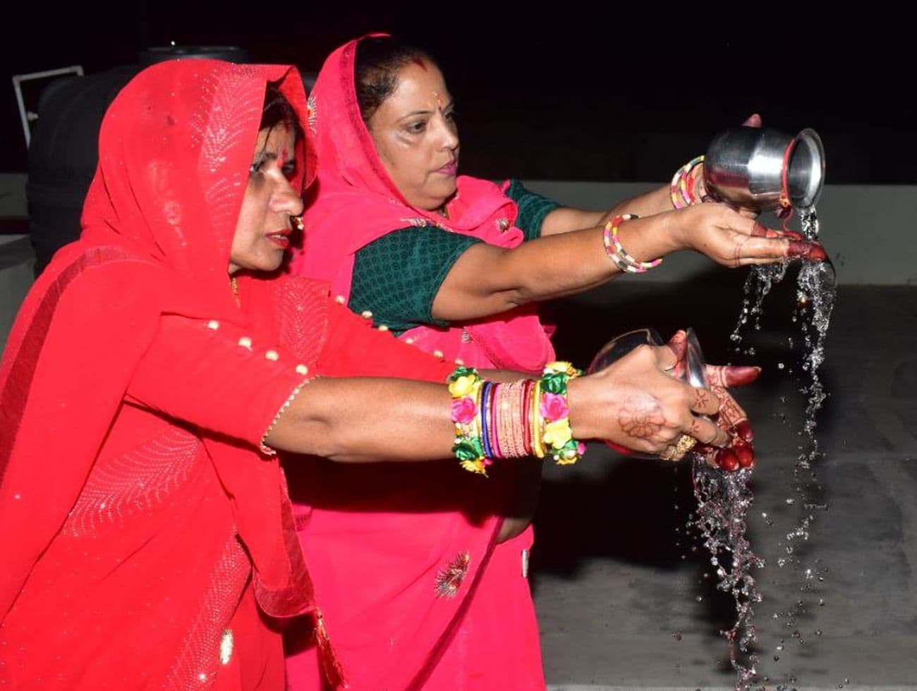 Festival of Karva Chauth: Worshiped by offering Arghya to the moon
Chauth Mata sought blessings for long life of married couple