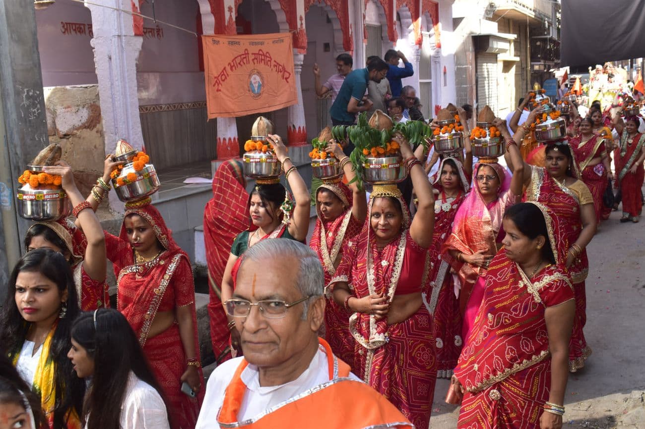 The procession of Maharaja Agrasen was decorated with tableaux.