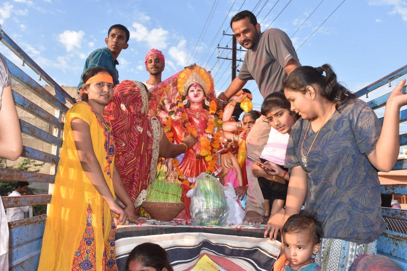 Immersion of the idol amidst cheers after nine days of worshiping the Mother Goddess