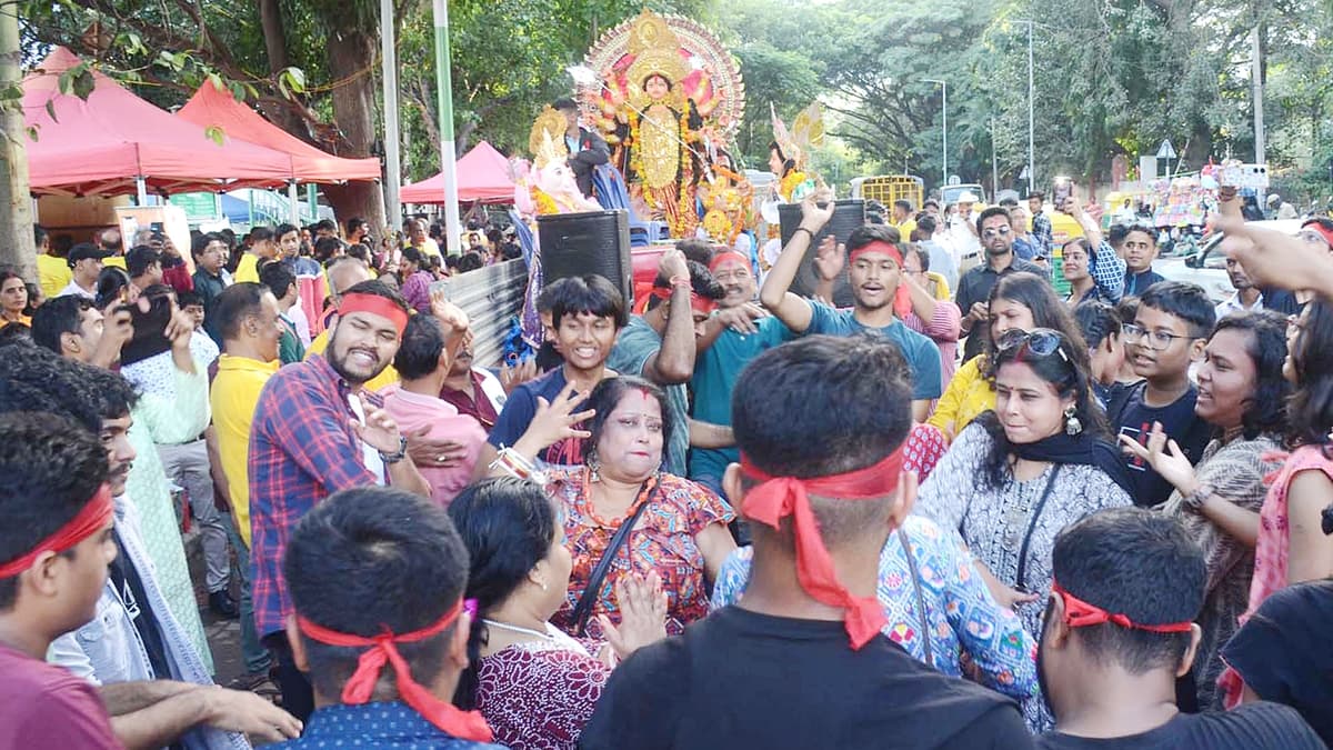 Dura pratima Visarjan 