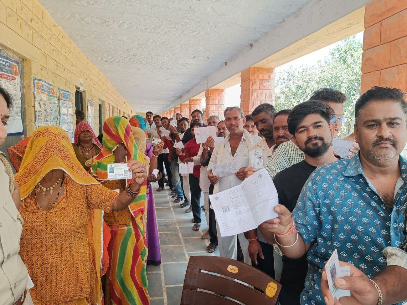 Shanti surprised in Khinvsar, the hottest seat of the state, till 5 pm 71.04 votes were cast.