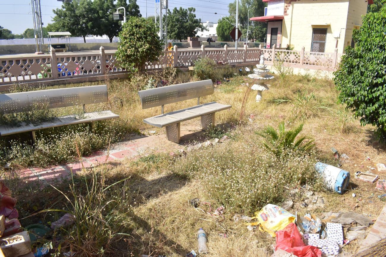 Instead of 'rejuvenating' Nagaur railway station, it was turned into 'junk'.