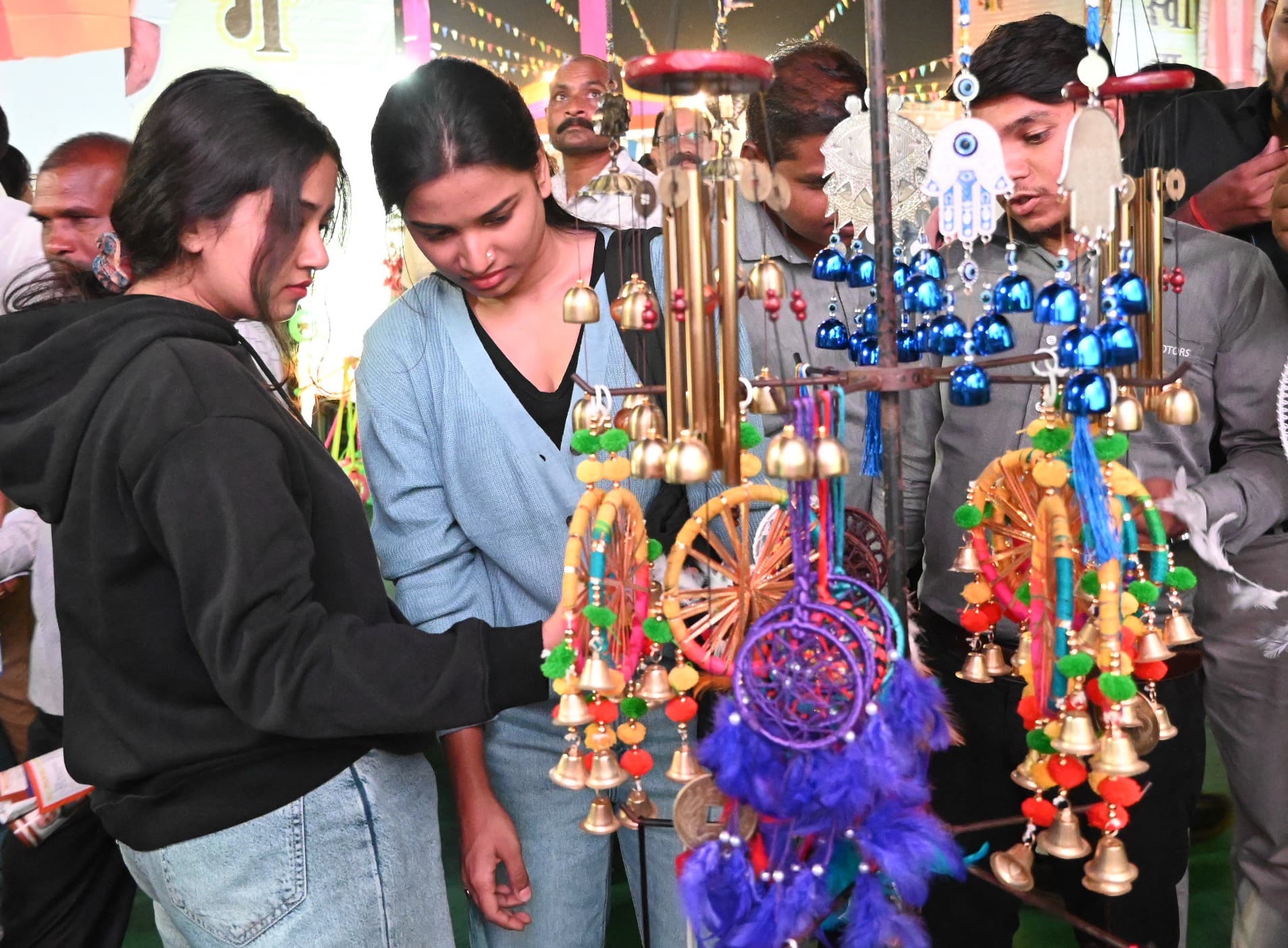 Chhattisgarh Rajyotsav 2024: Chhattisgarhi songs were a hit, crowd gathered at the exhibition