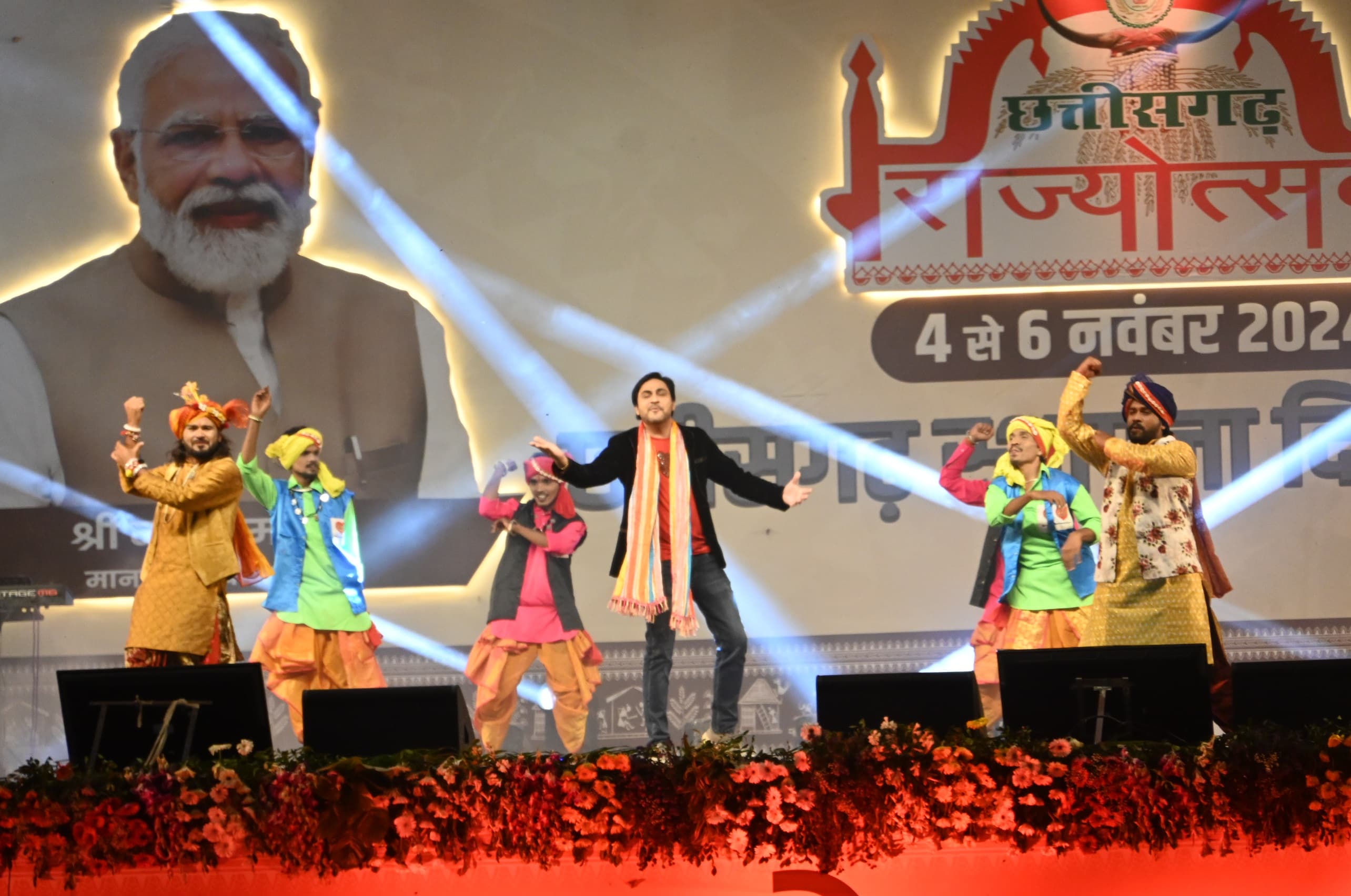 Chhattisgarh Rajyotsav 2024: Chhattisgarhi songs were a hit, crowd gathered at the exhibition