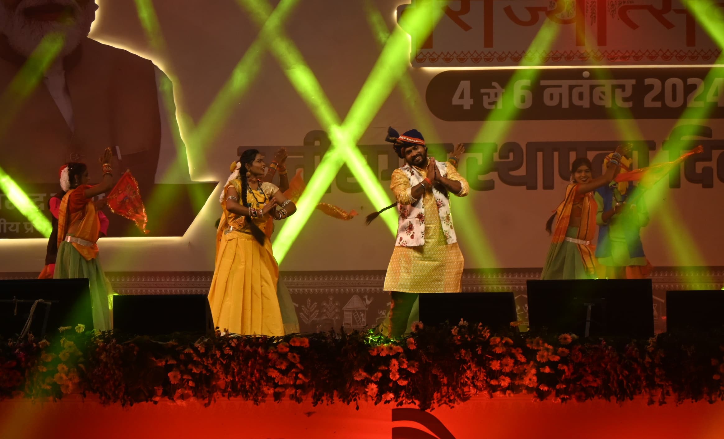 Chhattisgarh Rajyotsav 2024: Chhattisgarhi songs were a hit, crowd gathered at the exhibition